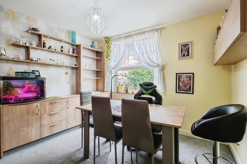 3 bedroom semi-detached house for sale, Dartford Road, LEICESTER