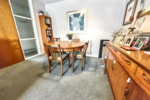 undefined, Exeter EX4