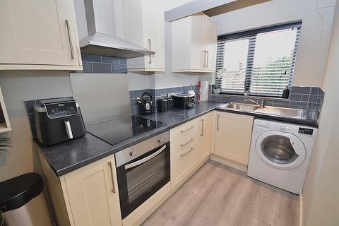2 bedroom terraced house for sale, Hallefield Road, Macclesfield, SK11