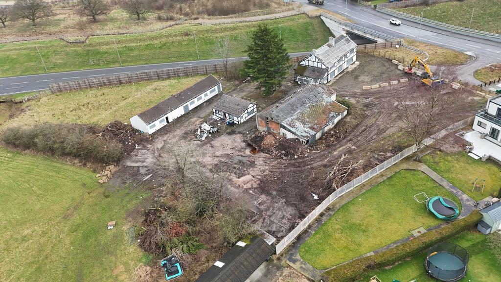Walnut Tree Farm, Chester Road, Woodford, SK7 - View 3