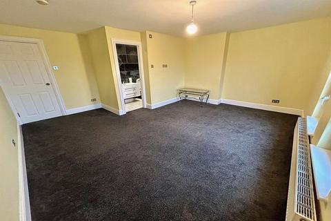 4 bedroom flat for sale, Wilmslow Road, Didsbury, M20