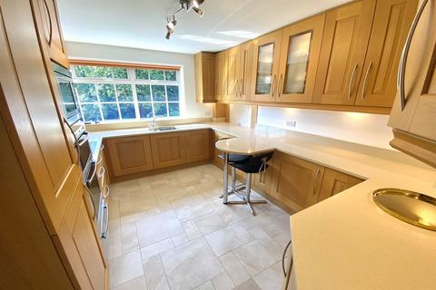 2 bedroom flat for sale, Castle Hill Court, Prestbury, SK10