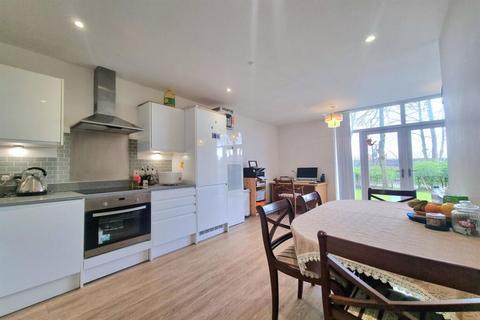 2 bedroom flat for sale, Dane Road, Metro House, M33