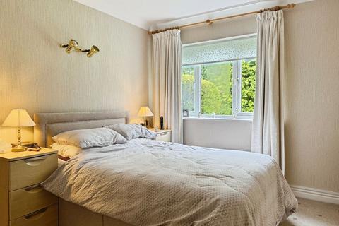 2 bedroom retirement property for sale, Glenbourne Park, Bramhall, SK7 - Ground Floor Apartment With Garden Access
