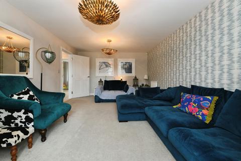 4 bedroom detached house for sale, Westons Piece, DEVIZES