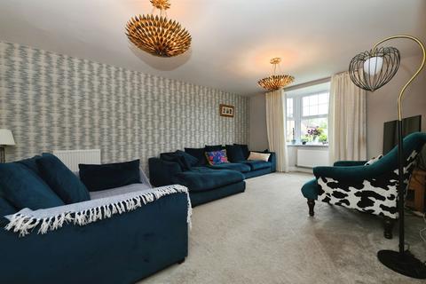 4 bedroom detached house for sale, Westons Piece, DEVIZES