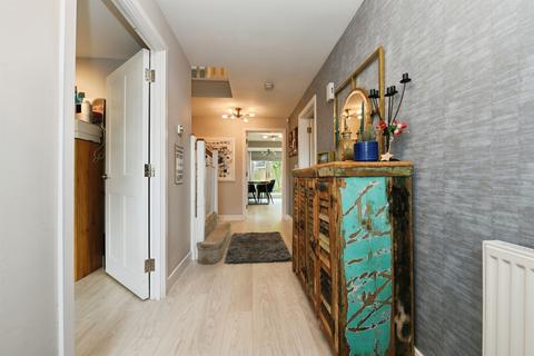 4 bedroom detached house for sale, Westons Piece, DEVIZES