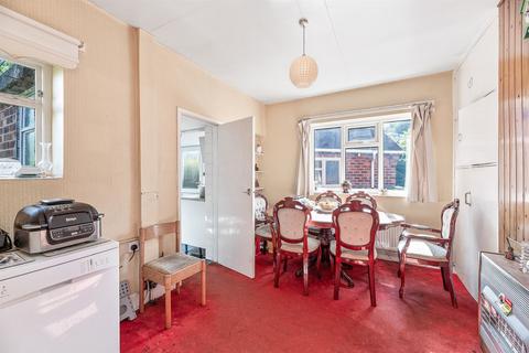 2 bedroom detached bungalow for sale, Bates Lane, Helsby, WA6