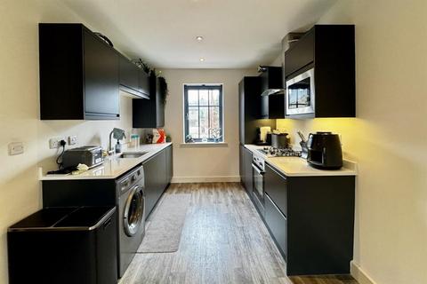 2 bedroom flat for sale, Samuel Wood Close, Glossop, SK13