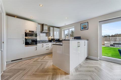 3 bedroom detached house for sale, Woodyatt Way, Lymm, WA13