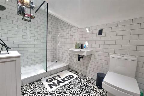 2 bedroom apartment for sale, The Pines, Sale, M33