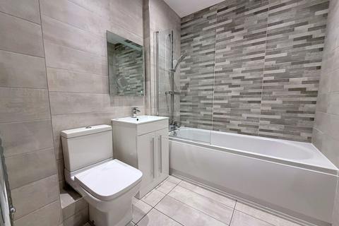2 bedroom apartment for sale, Park Avenue, Sale, M33