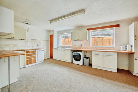 4 bedroom detached bungalow for sale, Cambridge Road, Abington, Cambridge