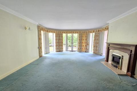2 bedroom flat for sale, Racefield Road, Altrincham WA14