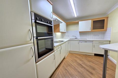 2 bedroom flat for sale, Racefield Road, Altrincham WA14