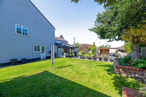 5 bedroom detached house for sale, Chester Road, Helsby, WA6