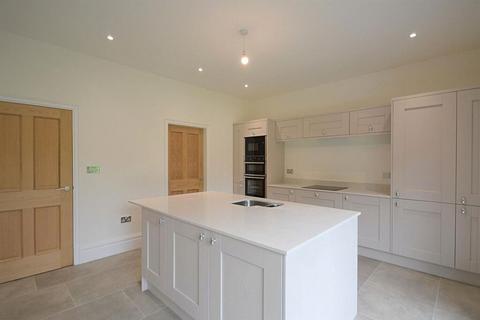 5 bedroom detached house for sale, Adderley Place, Glossop, SK13