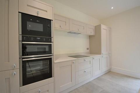 5 bedroom detached house for sale, Adderley Place, Glossop, SK13