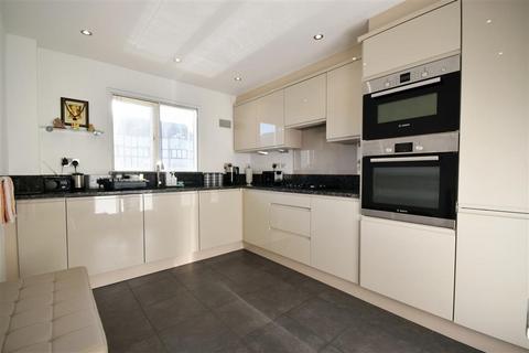 2 bedroom flat for sale, Schools Hill, South View Gardens Schools Hill, SK8