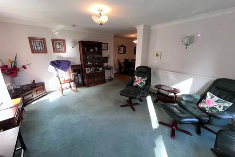 1 bedroom flat for sale, St. Margarets Road, Altrincham WA14