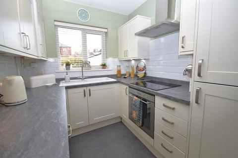 2 bedroom end of terrace house for sale, Bond Street, Macclesfield, SK11