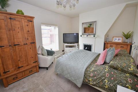 2 bedroom end of terrace house for sale, Bond Street, Macclesfield, SK11