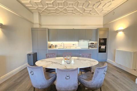2 bedroom flat for sale, Lawrence Road, Altrincham WA14
