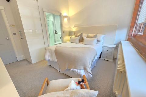 2 bedroom flat for sale, Lawrence Road, Altrincham WA14
