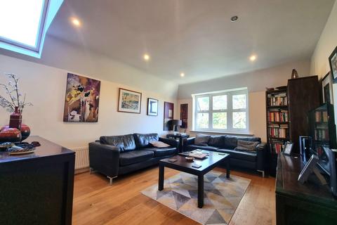 2 bedroom flat for sale, Roselands, Harboro Road, Sale M33 5AE
