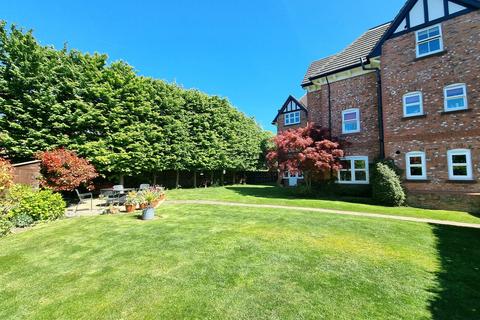 2 bedroom flat for sale, Roselands, Harboro Road, Sale M33 5AE