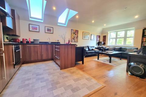 2 bedroom flat for sale, Roselands, Harboro Road, Sale M33 5AE