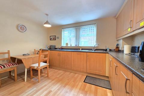 2 bedroom flat for sale, Wellington Road, Altrincham WA15