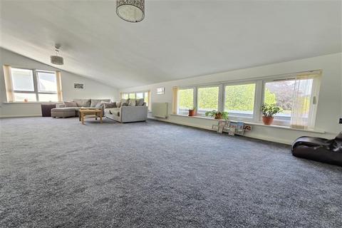 2 bedroom flat for sale, Romana Square, Altrincham WA14