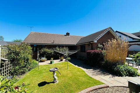 3 bedroom detached bungalow for sale, Willow Close, Lymm, WA13