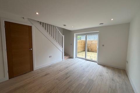 2 bedroom terraced house to rent, Terras Road, St. Austell, PL26