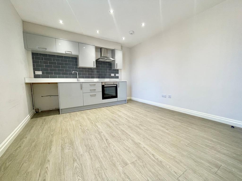 Apartment in Sheffield - View 3