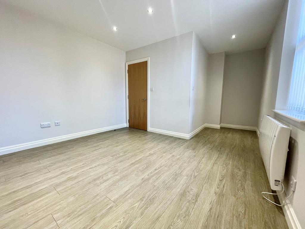 Apartment in Sheffield - View 5