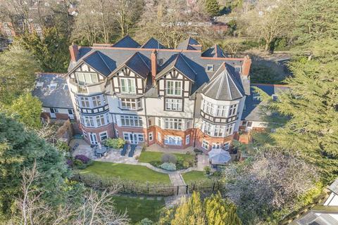 3 bedroom flat for sale, Harrop Road, Altrincham WA15