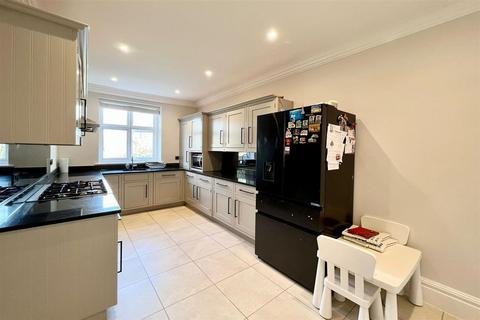 3 bedroom flat for sale, Harrop Road, Altrincham WA15