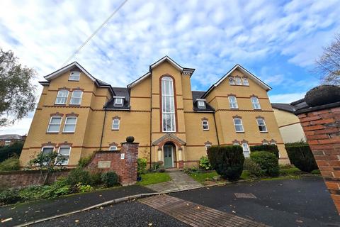 2 bedroom flat for sale, Gaskell Road, Altrincham WA14