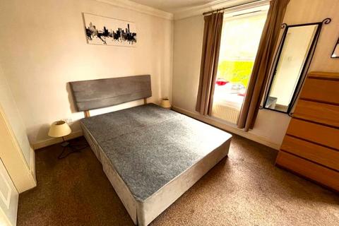 2 bedroom flat for sale, Gaskell Road, Altrincham WA14