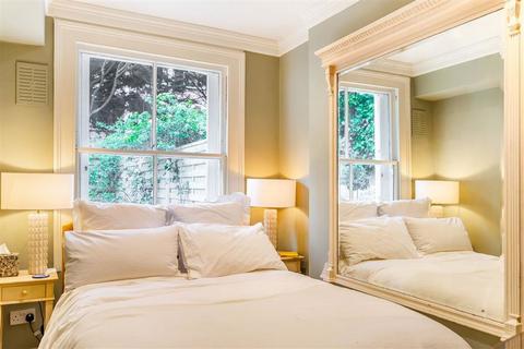 1 bedroom flat for sale, Sinclair Gardens, London W14
