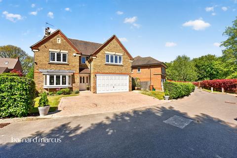 Bowen Way, Coulsdon