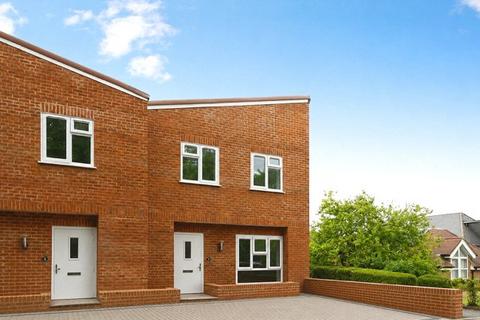 Station Approach, Whyteleafe, Surrey, CR3