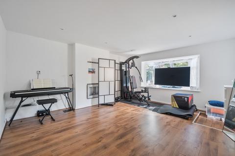 4 bedroom detached house to rent, Kidbrooke Lane, London, SE9
