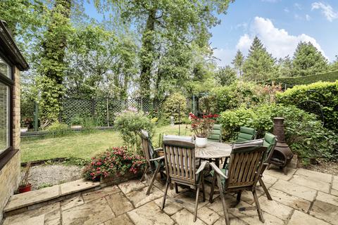 4 bedroom detached house for sale, Woodberry Close, Chiddingfold, GU8