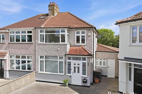 4 bedroom semi-detached house for sale, Seabrook Gardens, Romford, RM7