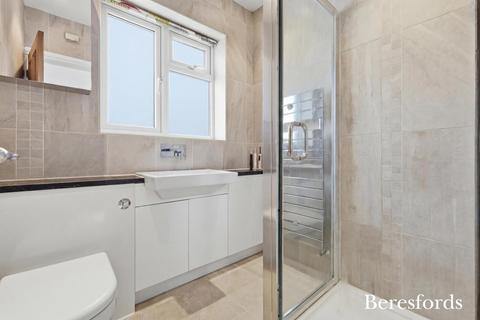 4 bedroom semi-detached house for sale, Seabrook Gardens, Romford, RM7