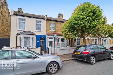 1 bedroom flat for sale, Pearcroft Road, London
