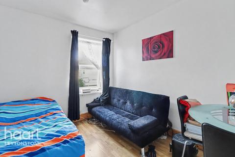 1 bedroom flat for sale, Pearcroft Road, London